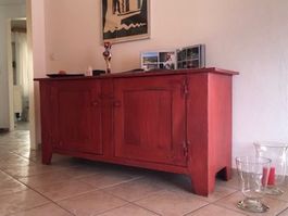 Stilvolle Kommode antik „Bretagne“ carmenrot