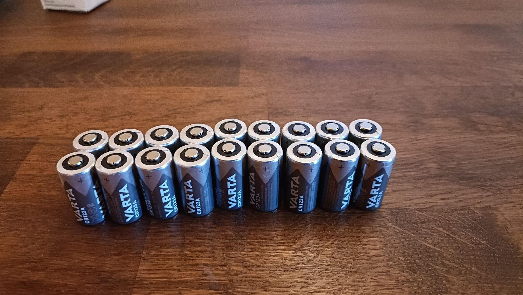 Varta Caricatori & Batterie: cr123a lithium Batterien Varta – Nuovo (secondo la descrizione) da Möriken AG venduto da koe_9m7l