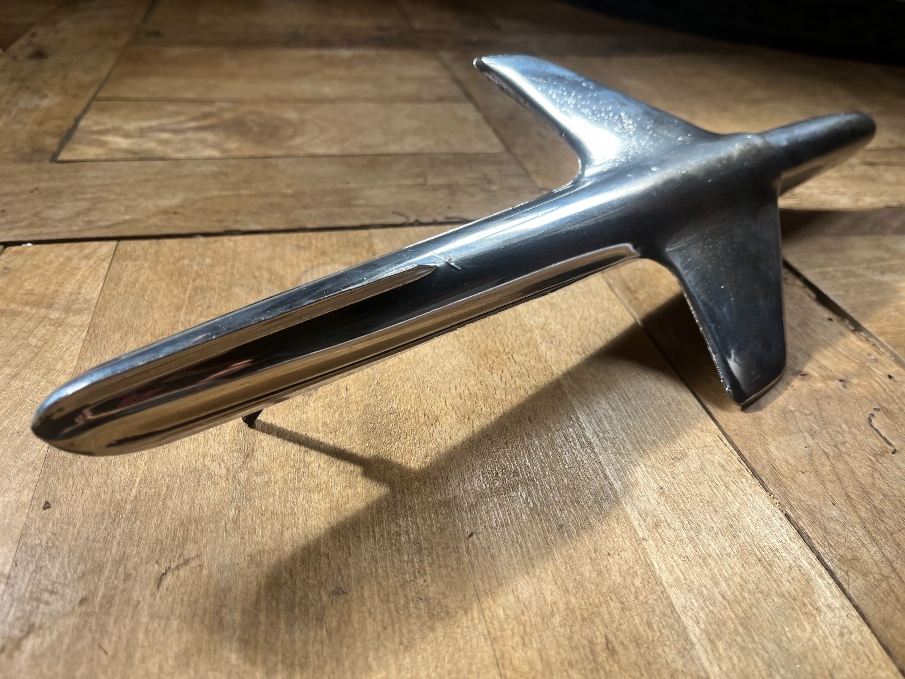 Chevrolet Tutti pezzi di ricambio auto: Oldtimer Rocket Kühlerfigur Jet-Design Chevrolet 1951 – Usato da Wiesenberg venduto da swissantik 2