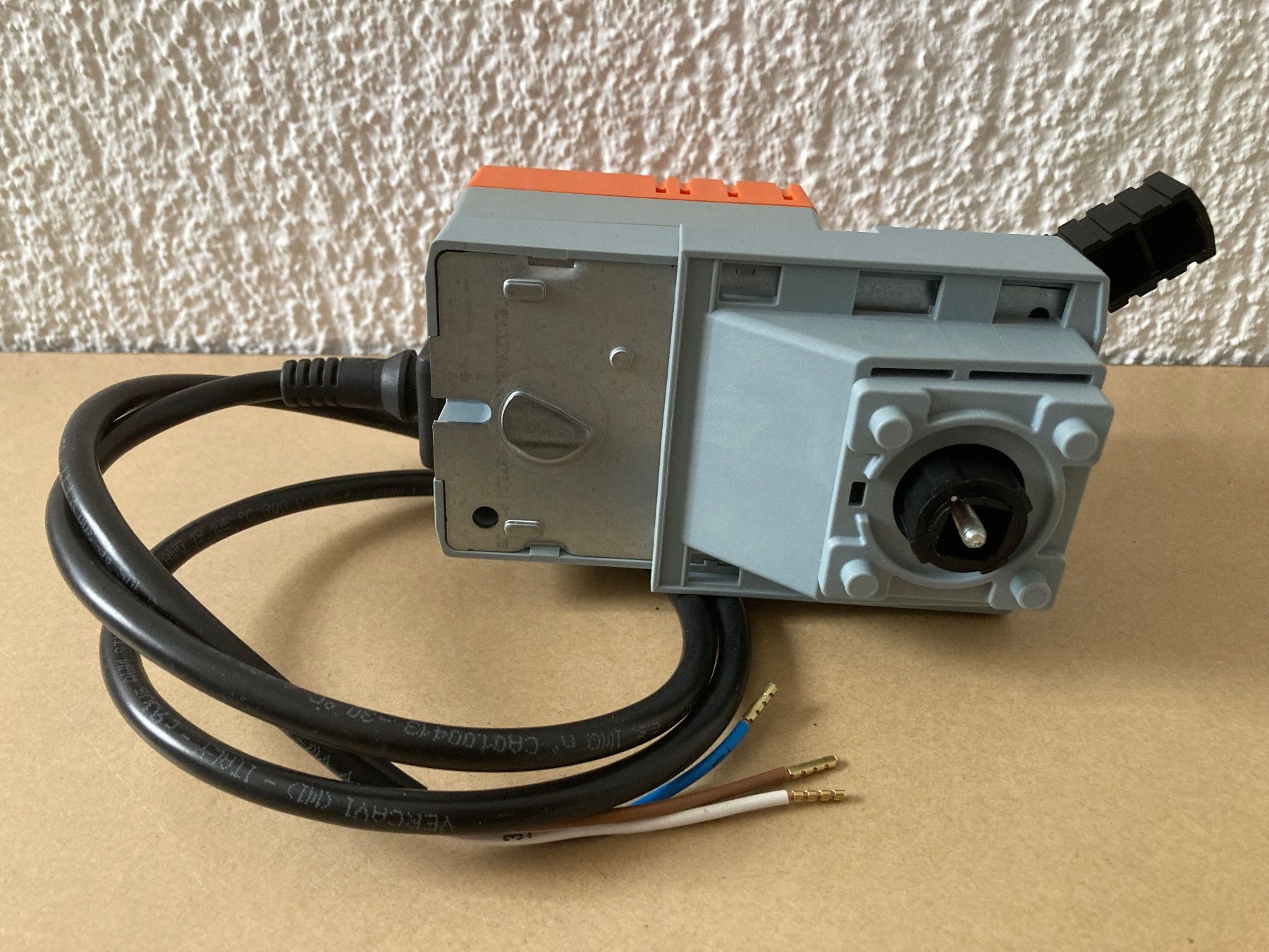 Belimo  Motori: Belimo LR230A Stellantrieb - Neu – Nuovo (secondo la descrizione) da Urtenen - Schönbühl venduto da vtr_l4nd 4