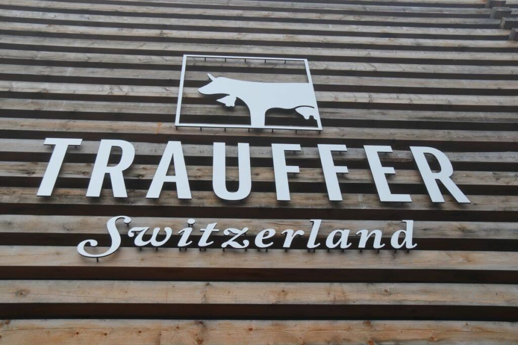 Salvadanai: Trauffer Kässeli-Kuh geölt  / neu – Nuovo (secondo la descrizione) da Zürich venduto da Flyer60 1