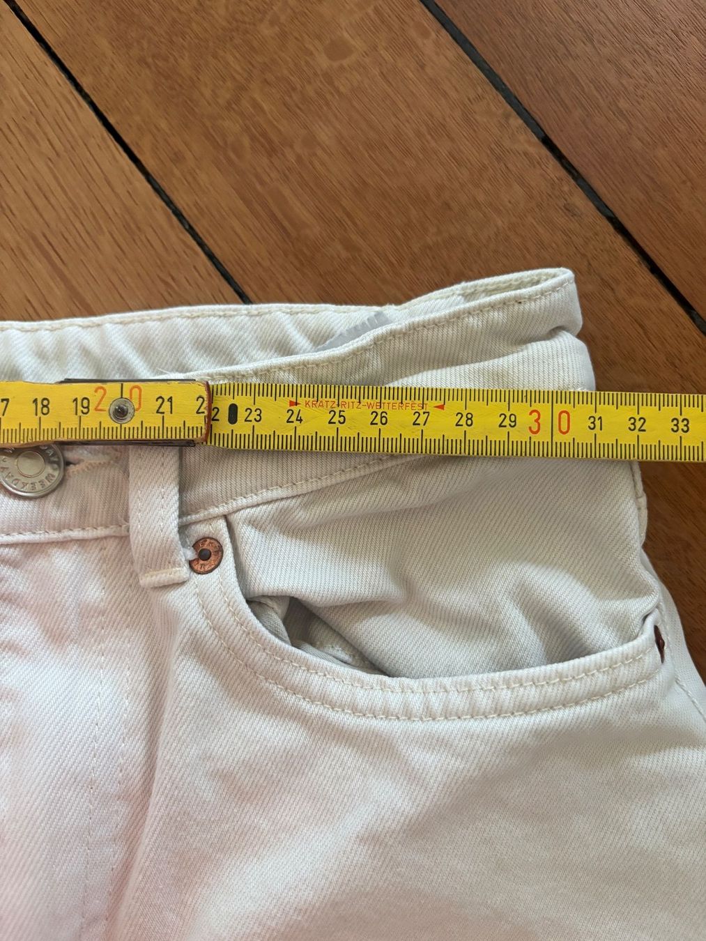 Weekday Jeans: Jeans Weekday Gr. 26 - LASH – Gebraucht aus Zürich von triangular 2