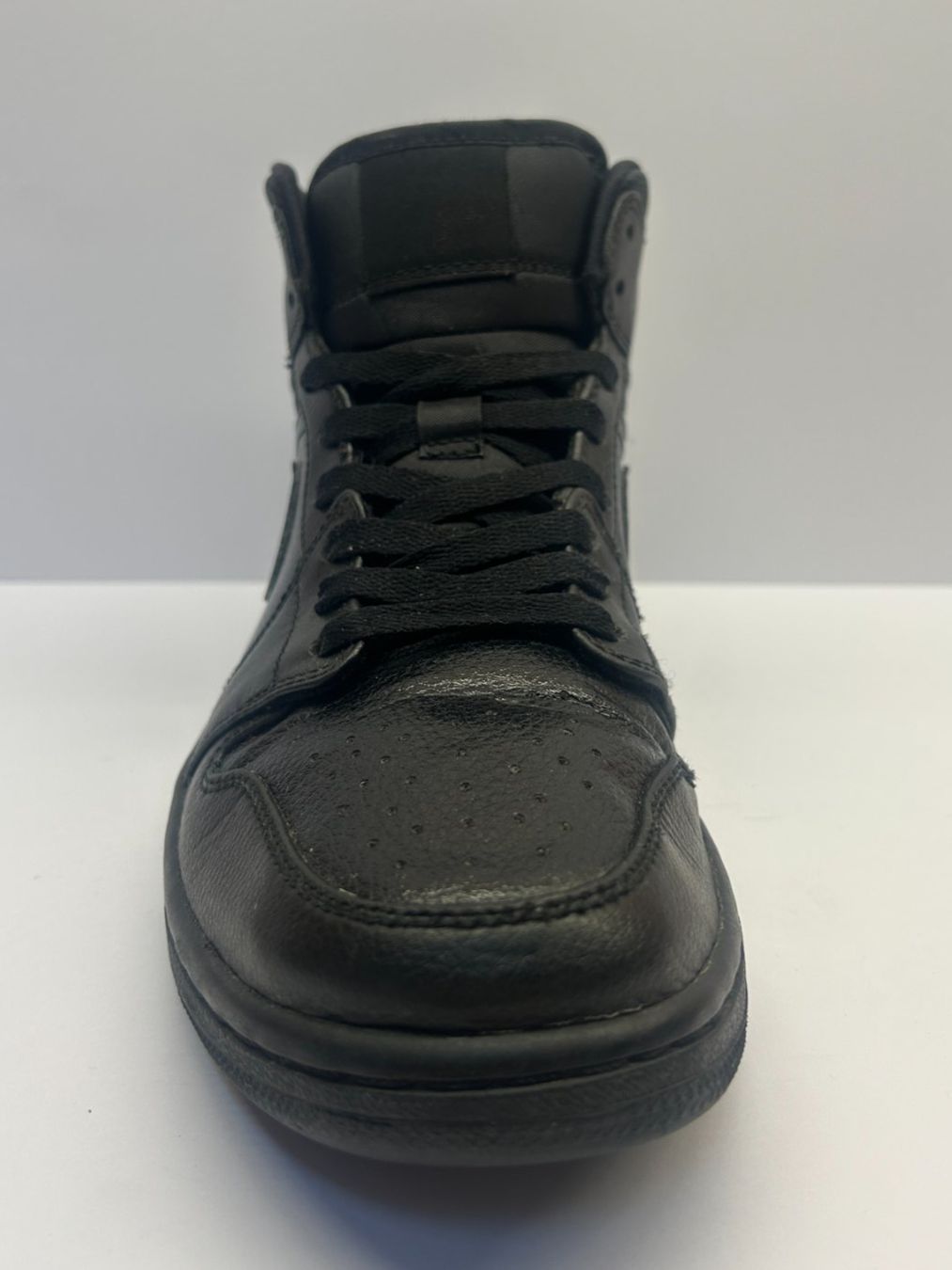 Jordan Scarpe da uomo: Nike Air Jordan 1 Total Black – Nuovo (secondo la descrizione) da Soyhières venduto da Maponos 4