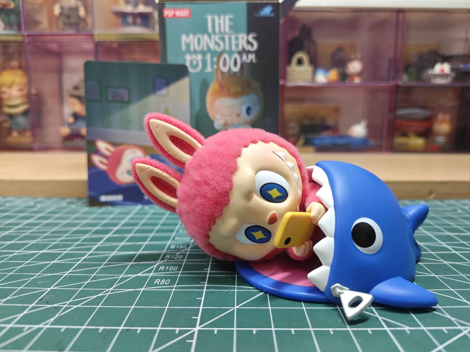 Pop Mart Statuette: POP MART LABUBU 1:00A.M.-- Phone Time – Nuovo (secondo la descrizione) da Horw venduto da aquarellmmm2024