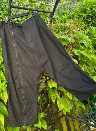 Lässige Sarouel Tiefschritt Opa-Hose von RUNDHOLZ Nile & Co