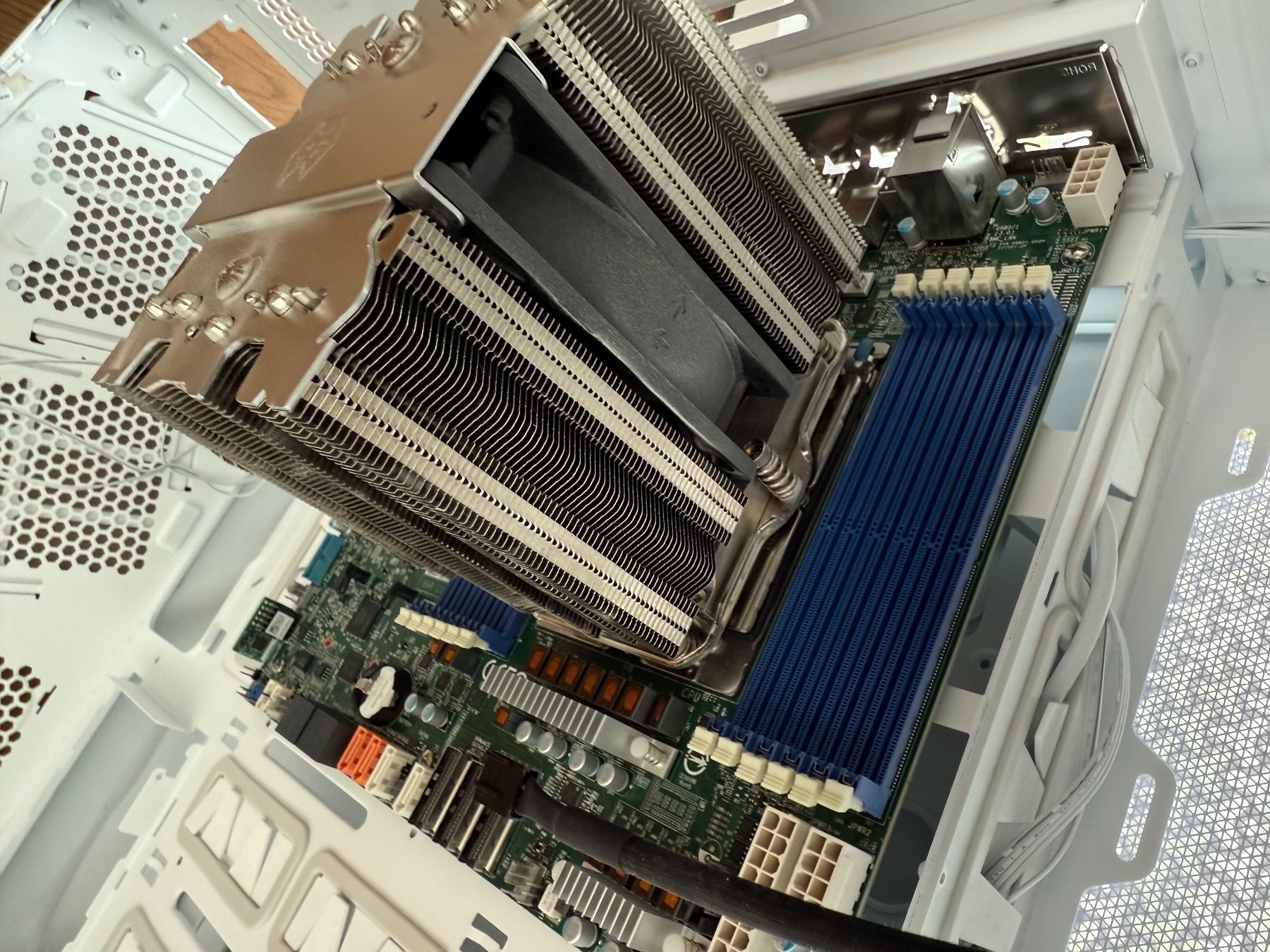 Amd PCs: AMD EPYC 9275F System – Gebraucht aus Hirzel von Neway_44 4