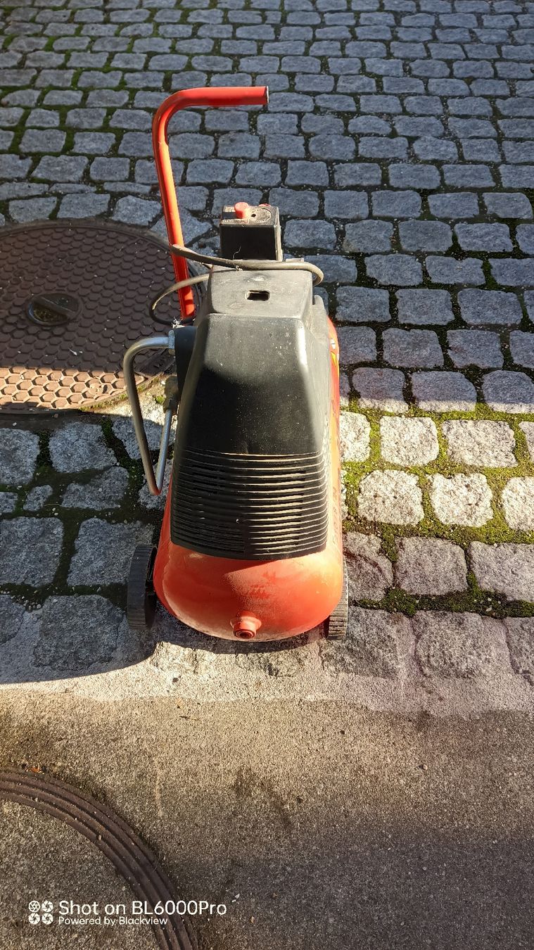 Kompressoren: Luftkompressor 210 - 8 - 24 – Gebraucht aus Frick von blechie94 2