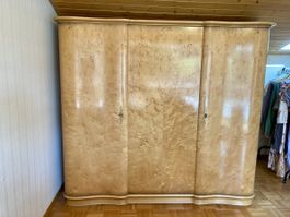 Vintage Kleiderschrank (60er) | 3-türig | Wurzelholz-Optik