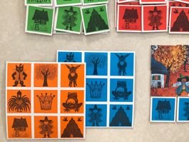 Kärtchen auf Karten, mit gl. Sujet+Farbe, Puzzles Rückseite