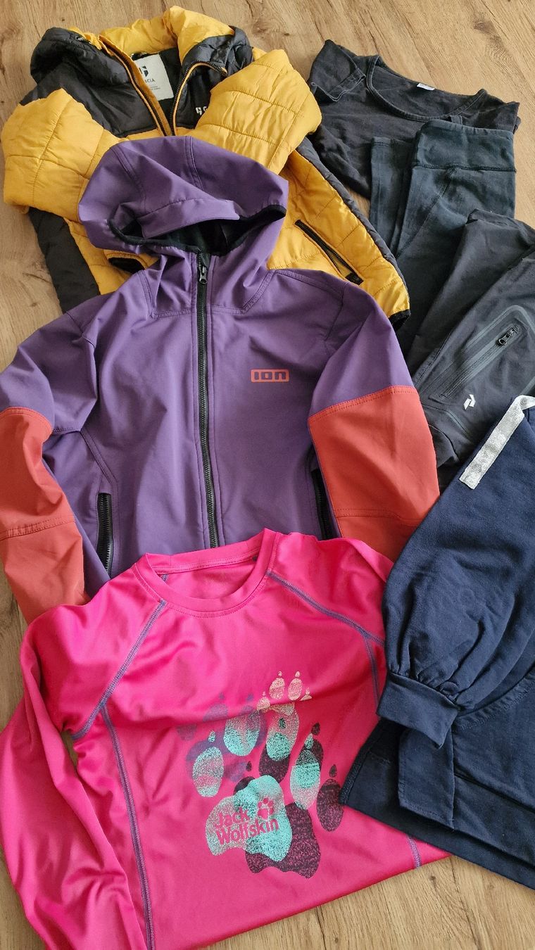 Lotti & Set di vestiti: Sportkleiderpaket Mädchen Gr. 140 – Usato da Mönchaltorf venduto da nzhuravel 1