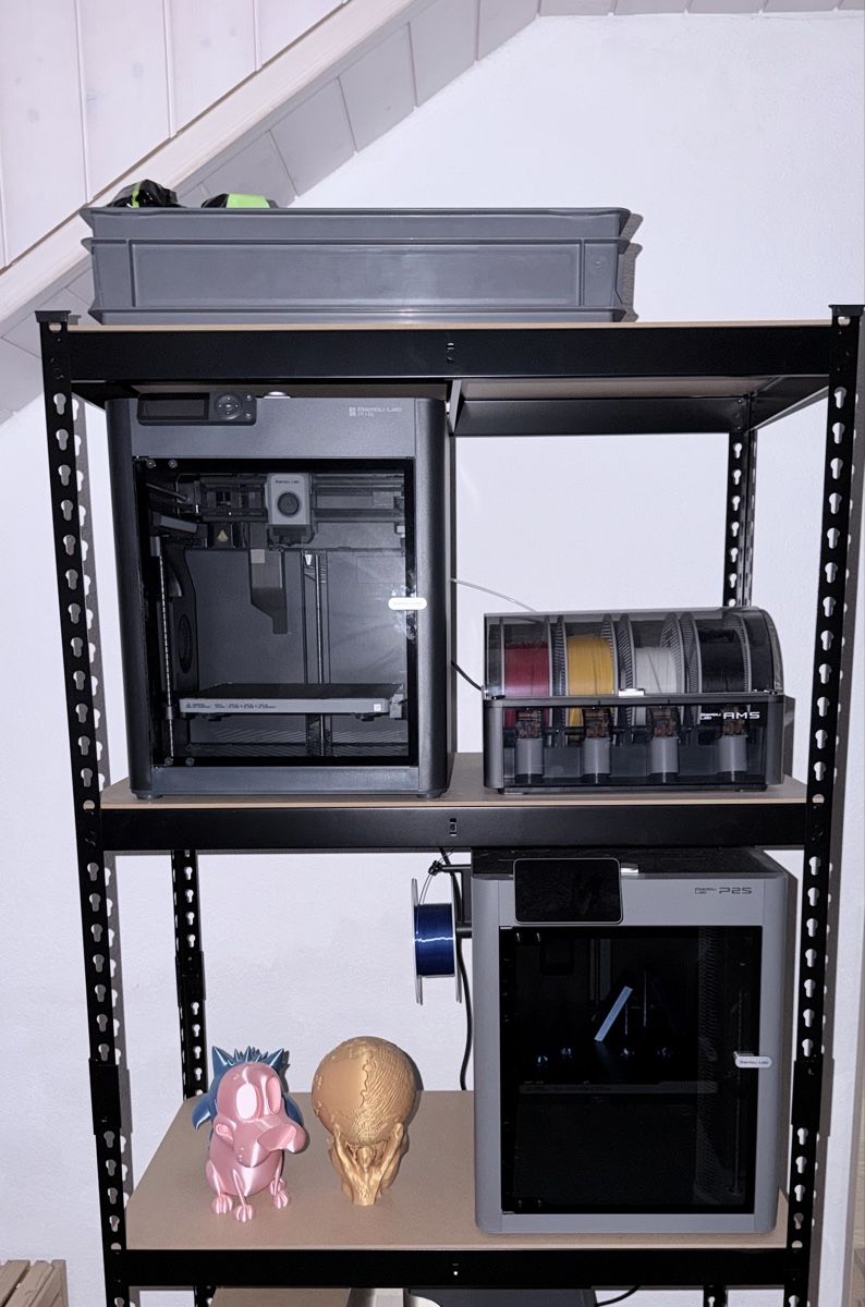 Bambu Lab Stampanti 3D: Bambu Lab P1S mit AMS + P2S inkl. Filament / Preis VB – Nuovo (secondo la descrizione) da Oberönz venduto da lev_j57j