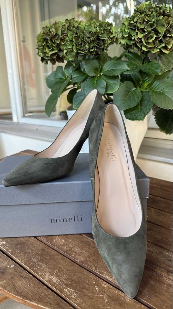 Scarpe da donna: Escarpins Minelli daim vert taille 39 – Usato da Genève venduto da balexair