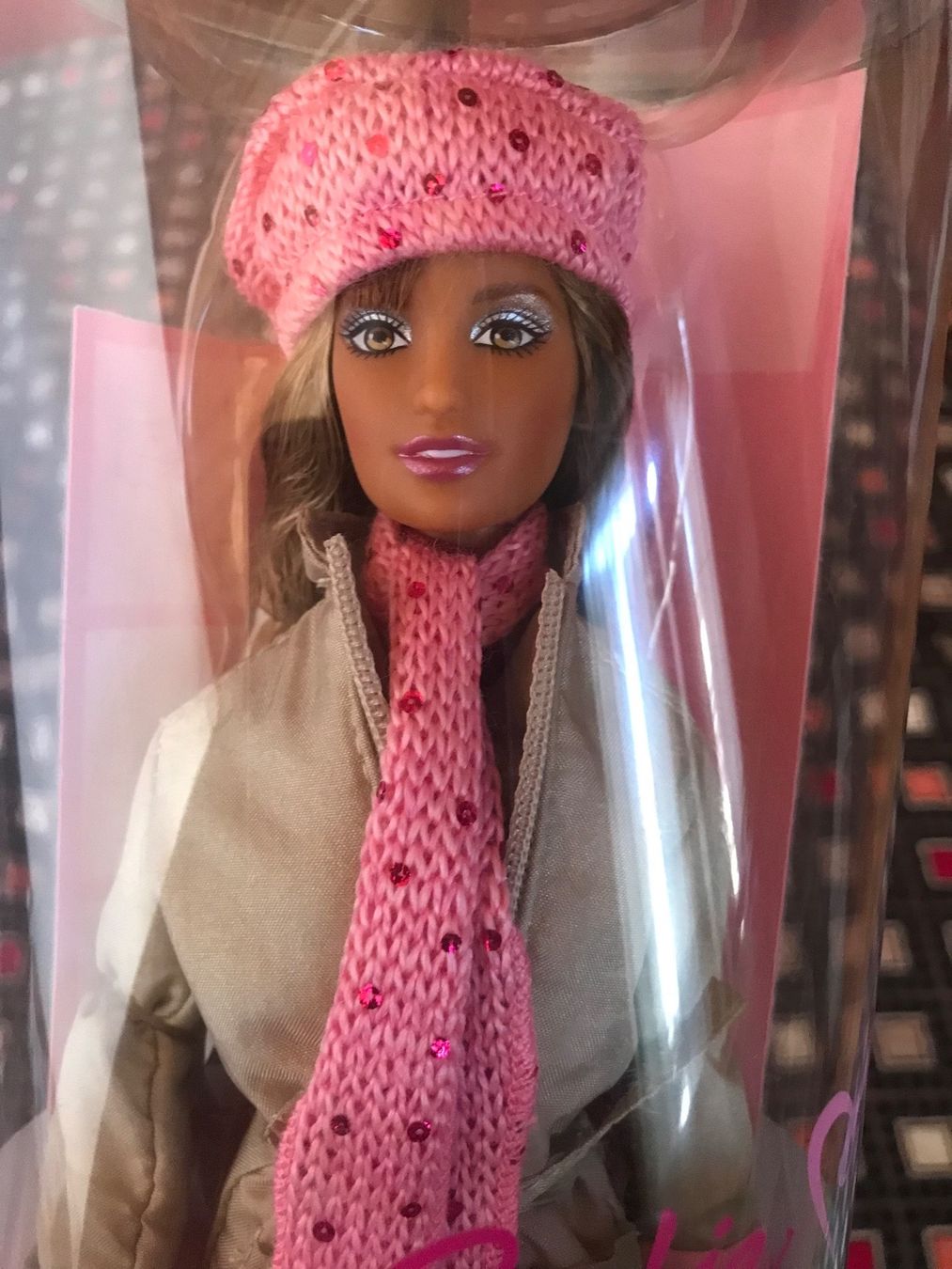 Puppen: Barbie BENETTON Milan 2006, pour collection – Neu und originalverpackt aus Morges von sandy069 3