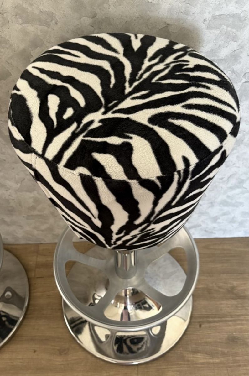 Hocker: Barhocker Zebra – Gebraucht aus Safenwil von taschenlady 1
