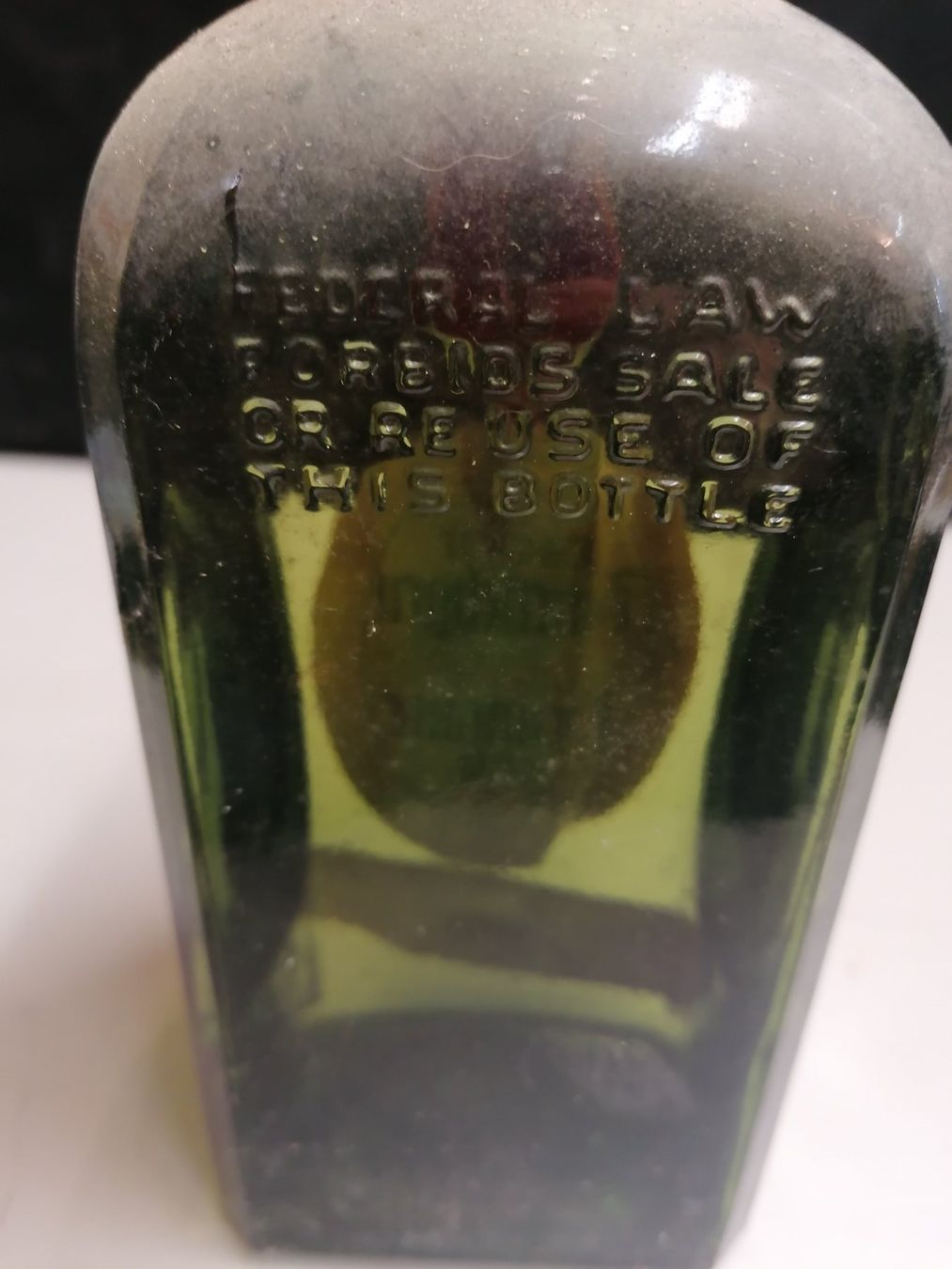 Spirituosen: EAU DE VIE PRUNEAUX DE BÂLE – Neu und originalverpackt aus Genève von Leboucheoreilles 6