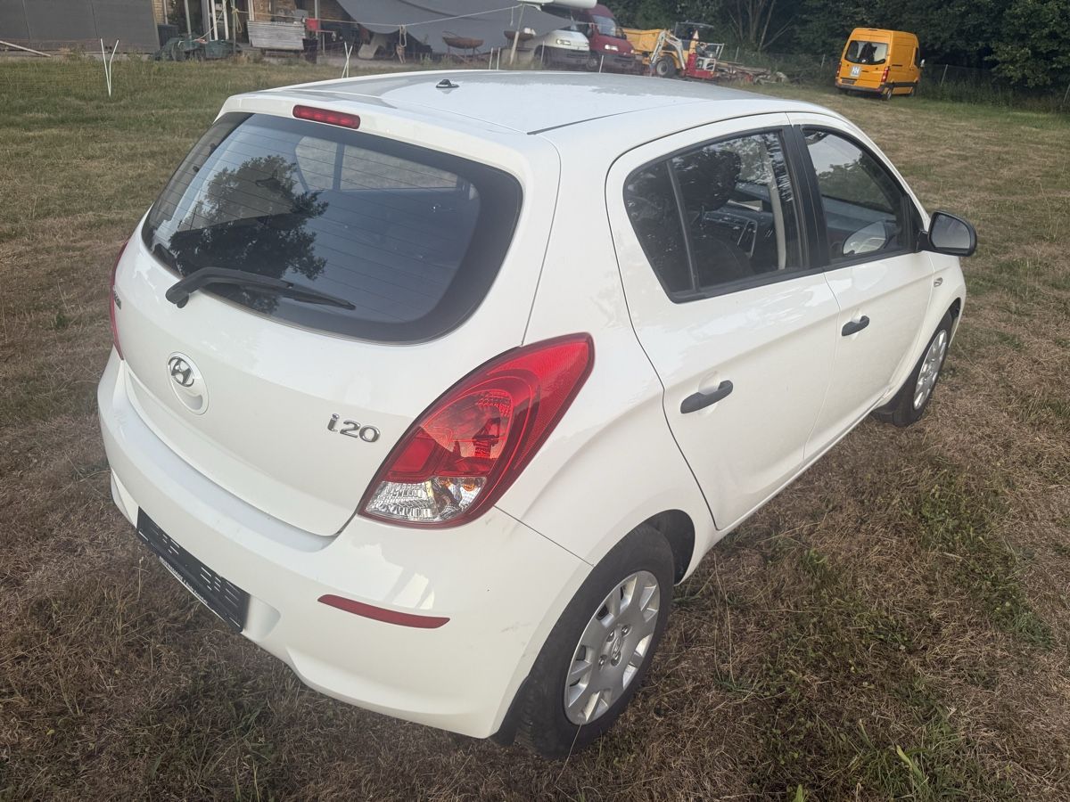 Hyundai Autos: Hyundai I 20 – Gebraucht aus Niederbipp von baggerch 2