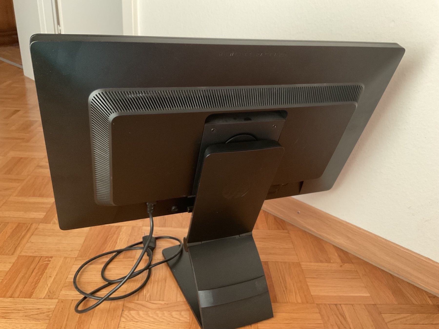 Monitor: PC Bildschirm – Usato da Zürich venduto da Luciateresa 3