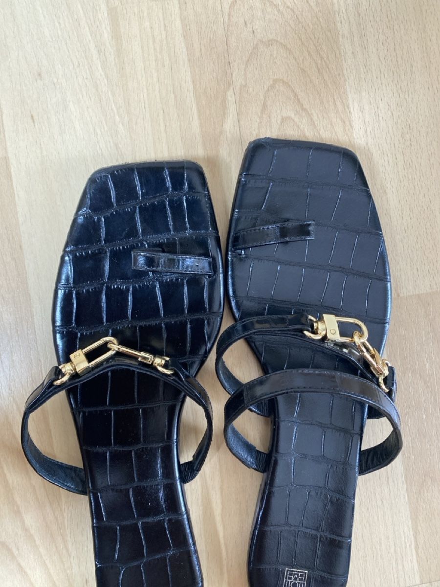 Damenschuhe: Toteme Leather Sandals 40 Gold – Gebraucht aus Zürich von yum_ms7c 3