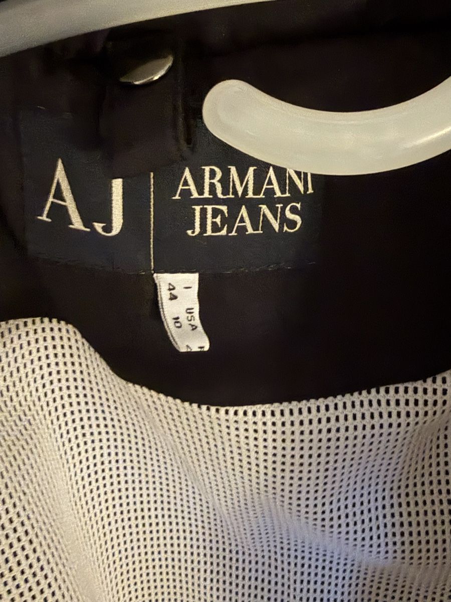 Armani Jacken: Armani Jeans Jacke Damen – Gebraucht aus Jona von HappyHappyHappyHappy 1