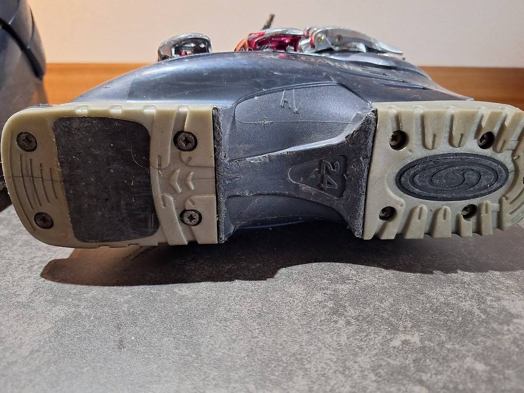 Schuhe für Jungen: Skischuhe Grösse 24 – Gebraucht aus Etziken von v.z 1