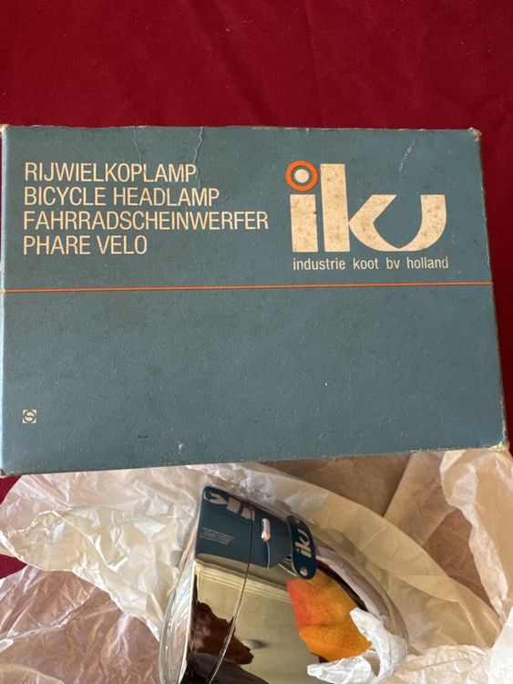 Pezzi di ricambio: Alte Fahrrad Velo Lampe von iku made in Holland original neu – Nuovo e nell'imballaggio originale da Fehraltorf venduto da habibi2008 2