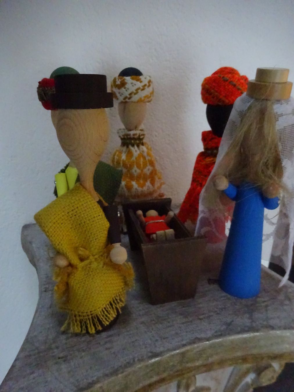 Alle Dekorationen: Krippe Holz / Modische Version – Gebraucht aus Oetwil am See von Senegal 6