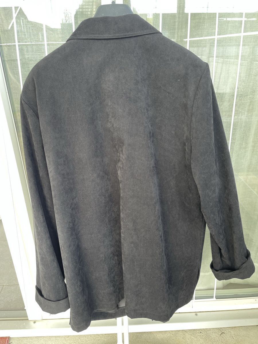 Giacche: Gut erhaltene Samtjacke in schwarz – Usato da Roggwil BE venduto da 7lara7 1