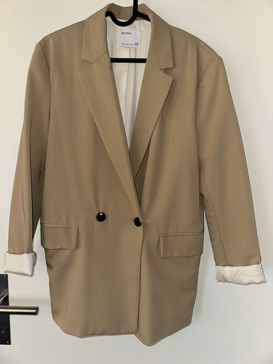 Bershka Jacken: Blazer beige – Gebraucht aus Villmergen von mel_5ywd 1