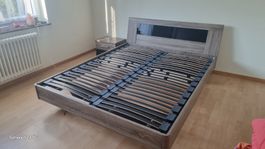 Bett mit bettgestell