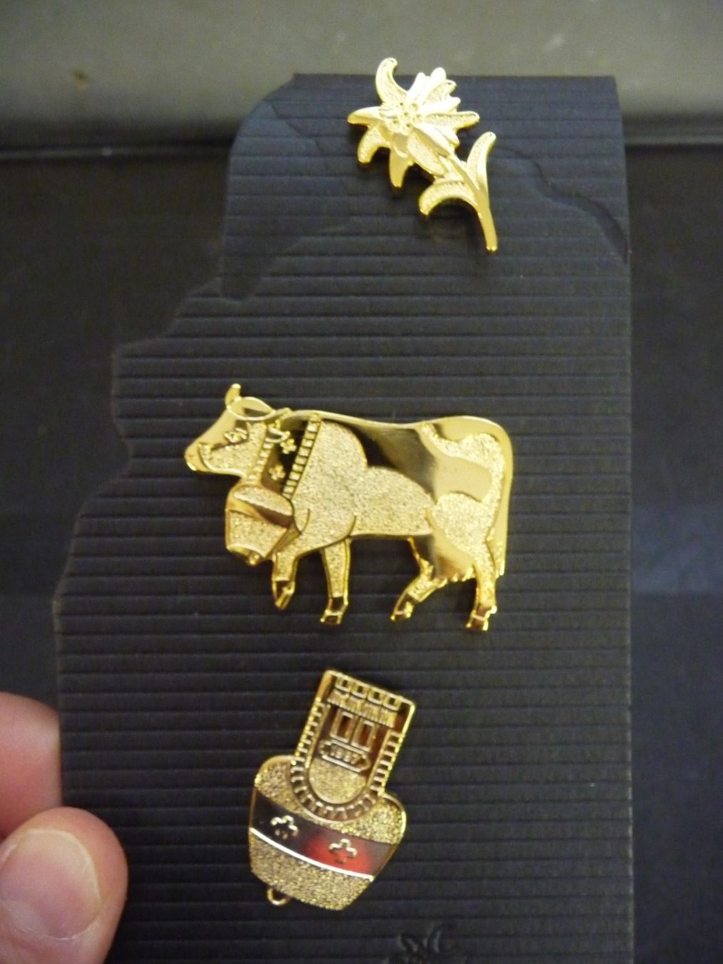 Placchette & Badge: 3 Pin Swiss Collection – Usato da Rafz venduto da Powacaddy 2