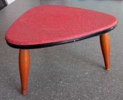 Kleiner Nierentisch, Blumenhocker aus den 50er - 60er-Jahren