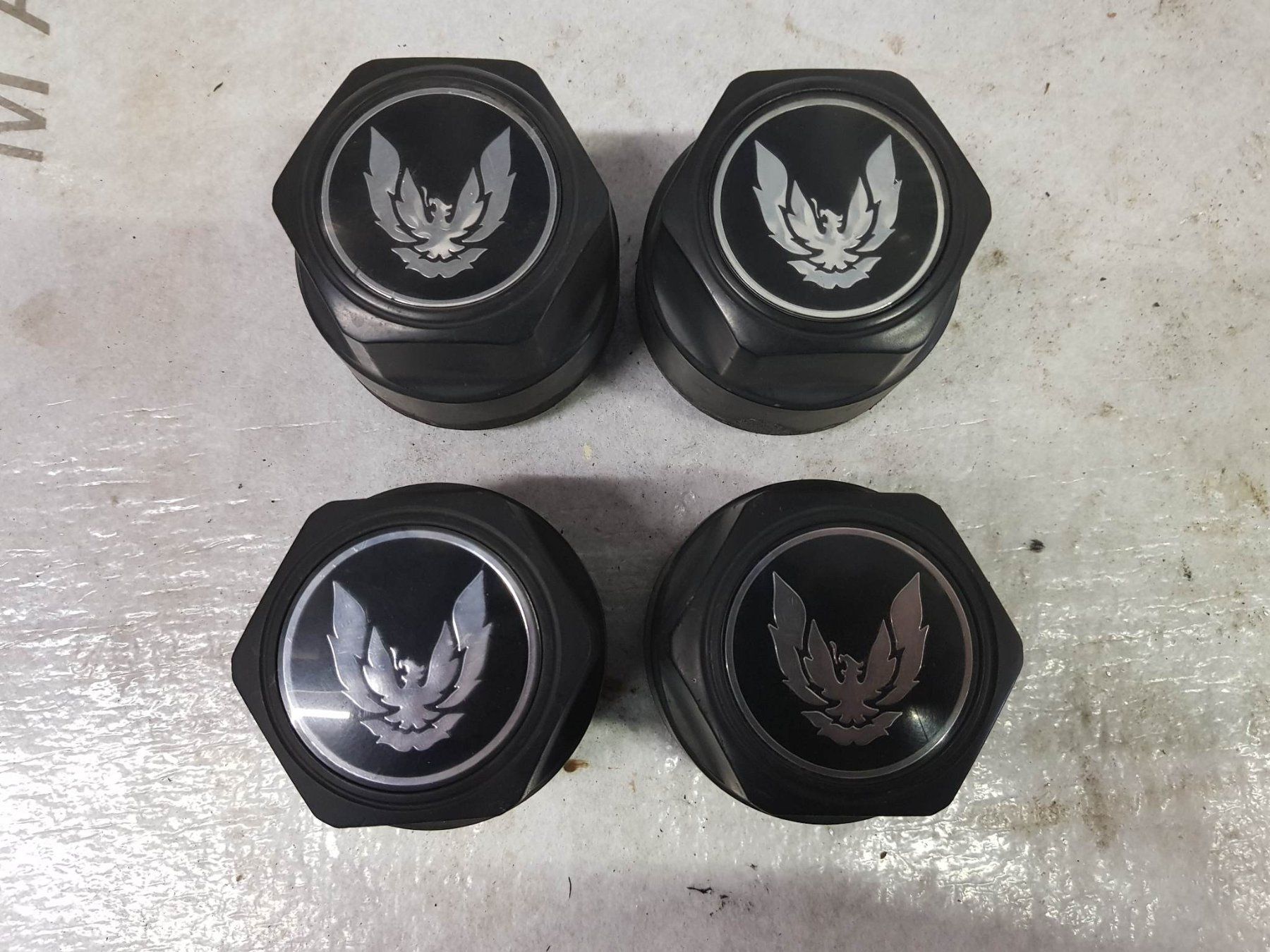 Pontiac Alle Autoersatzteile: Radnabendeckel,  82-92 Pontiac Firebird – Gebraucht aus Niedergösgen von usc_2h5n