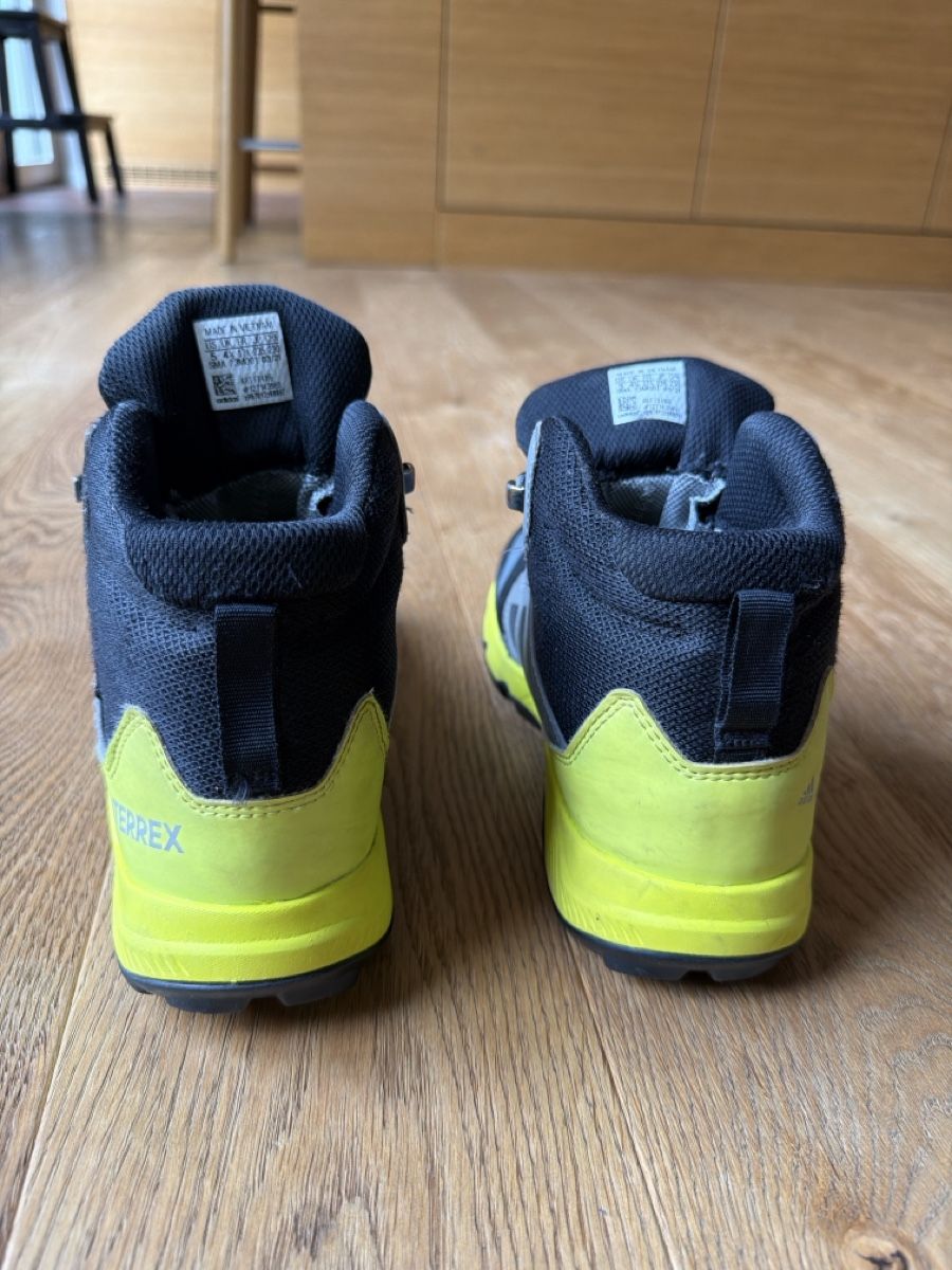 Schuhe für Jungen: Terrex Adidas Gr.37 1/3 – Gebraucht aus Zürich von terevel 1