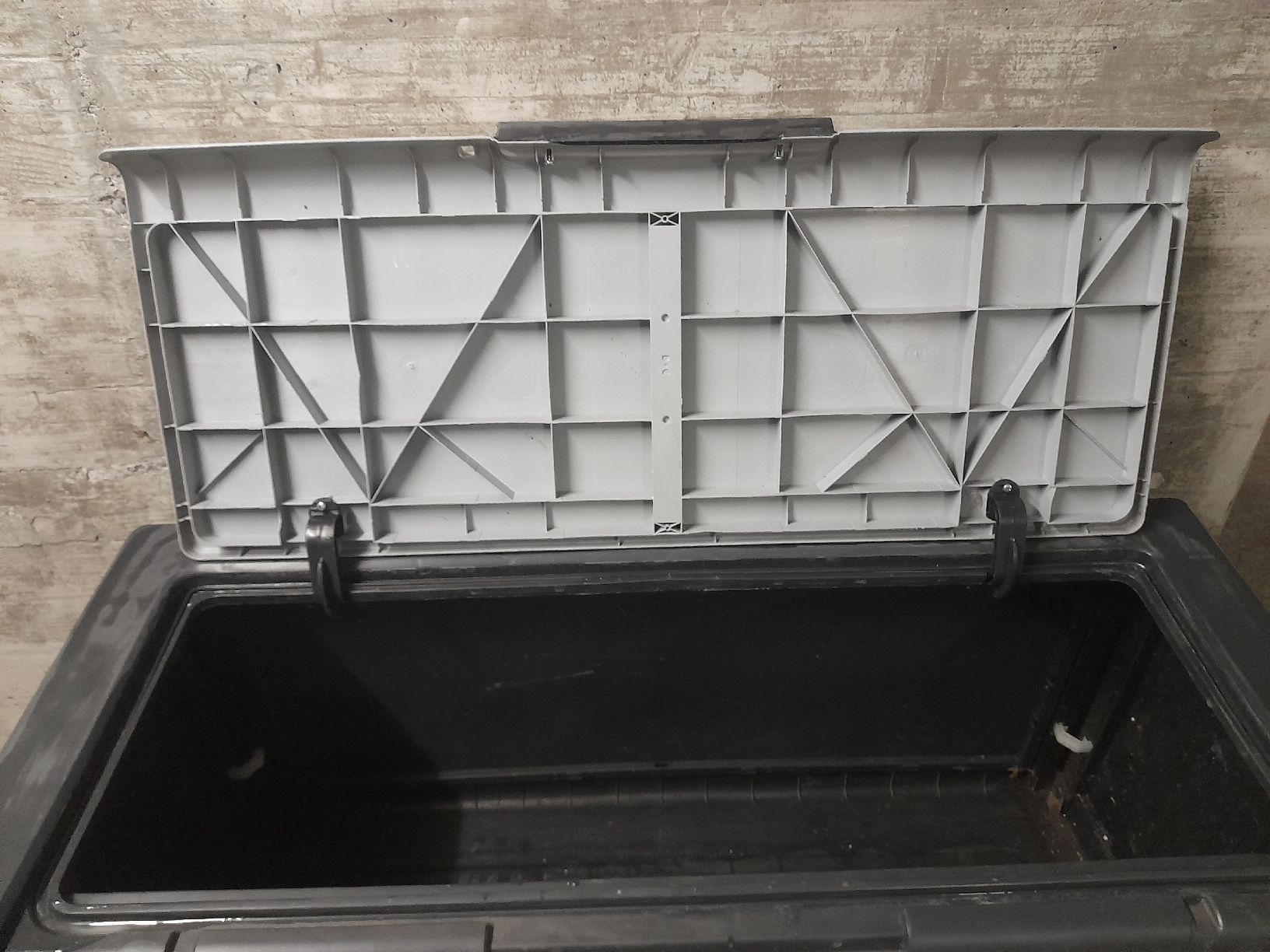 Box contenitori: kissenbox – Usato da Glattbrugg venduto da B_B 4