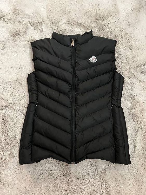 Moncler Weste Schwarz (Gebraucht) in Gamprin für CHF 350 – mit