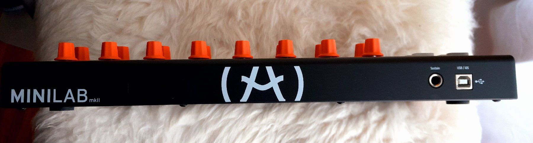 Arturia Musikinstrumente: Arturia Minilab MK2 Orange – Gebraucht aus Buchs SG von Radixx 2