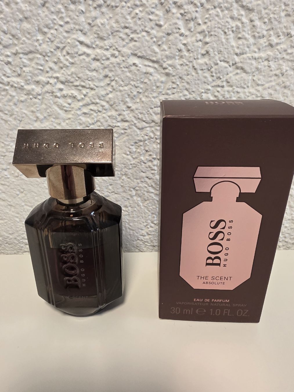 Hugo Boss Parfums & Eau de Toilette: Hugo Boss The Scent Absolute 30ml Damenduft  – D'occasion à Madiswil par Sandraho