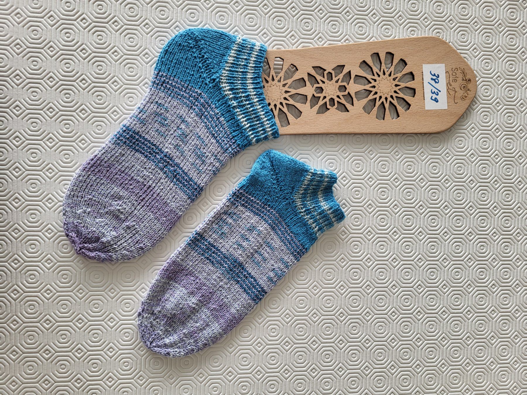 Calze: Socken Sneaker handgestrickt 38/39 – Nuovo (secondo la descrizione) da Männedorf venduto da thjohn