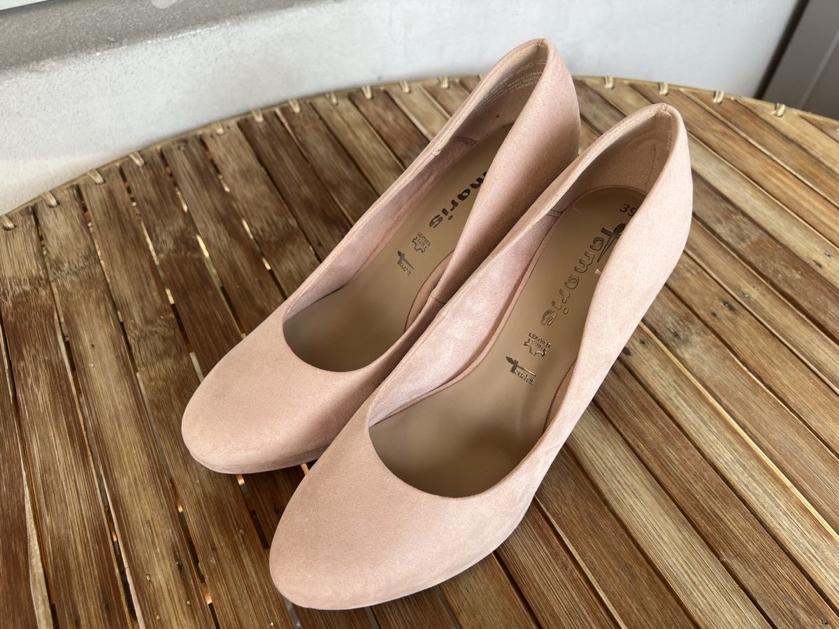 Tamaris Scarpe da donna: Tamaris Navy Klassische Pump Gr. 39 – Nuovo e nell'imballaggio originale da Spreitenbach venduto da Opfikoner1 1