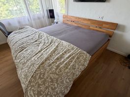 Holz-Doppelbett mit Schubladen guter Zustand