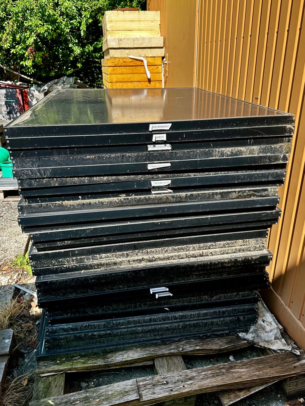 Dispositivi a energia solare: Solar Frontier SF165-S Photovoltaikmodul 165Wp. – Usato da Biel-Benken BL venduto da Denali4 7