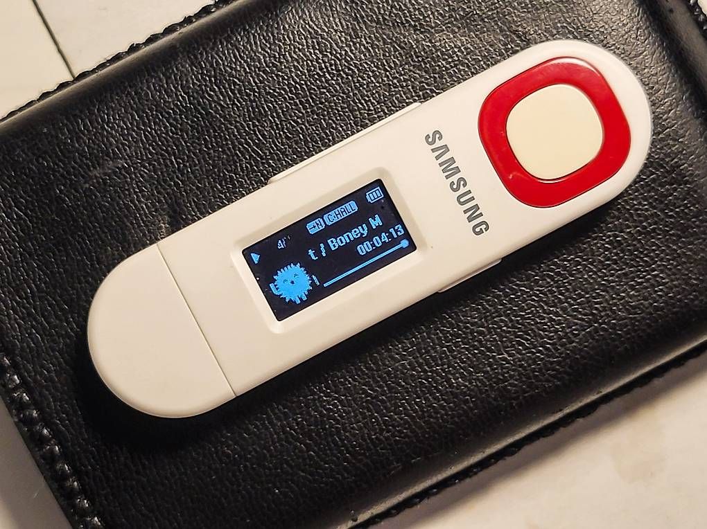 Samsung Lettore multimediale portatile: Samsung YP-U5 MP3/OGG/FLAC Player – Usato da Thörishaus venduto da vintagger 1