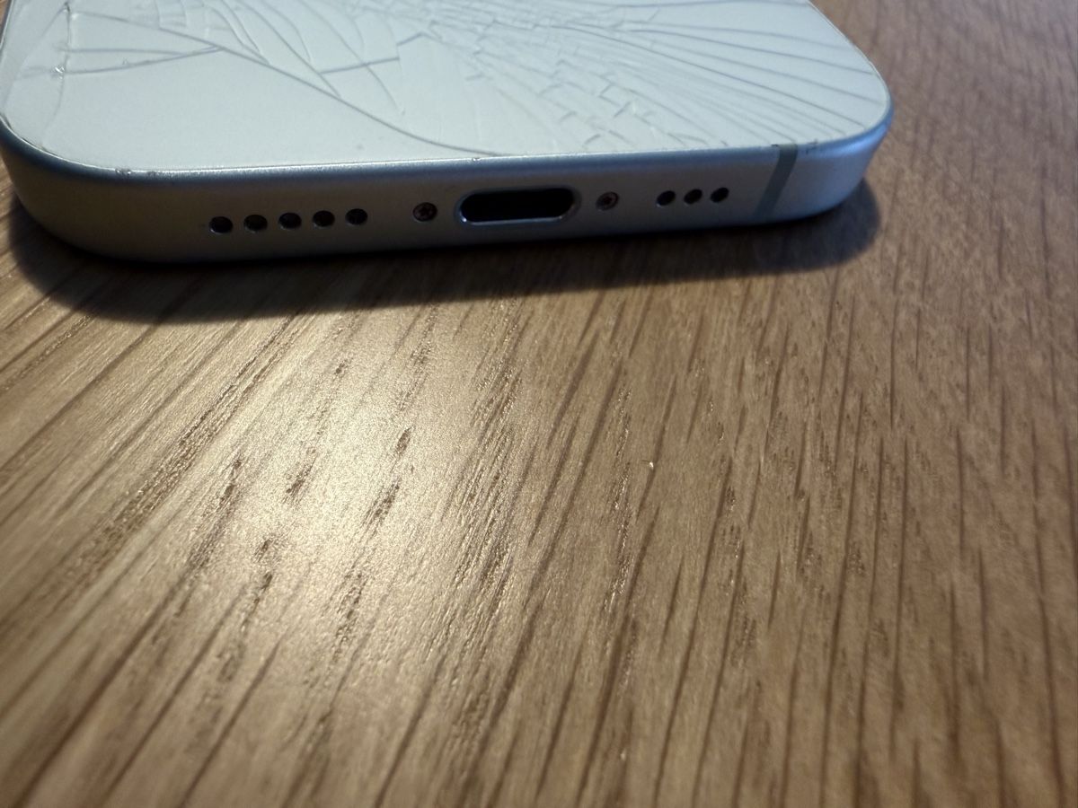 Apple Telefoni cellulari / Smartphones: IPhone 15 128GB gebraucht – Usato da Zollikofen venduto da PokemonYB 6