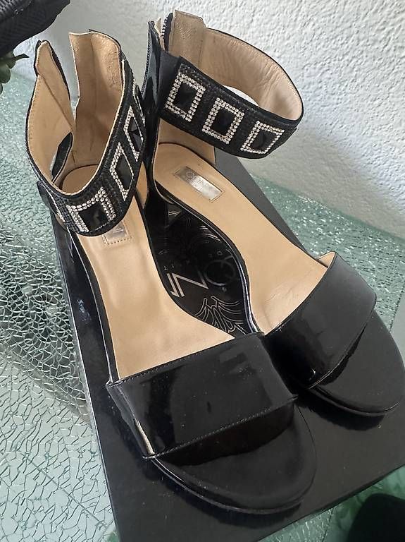 Scarpe da donna: Wunderschöne Sandalen Leder Grösse 37 – Usato da Bern venduto da Ninitto 1
