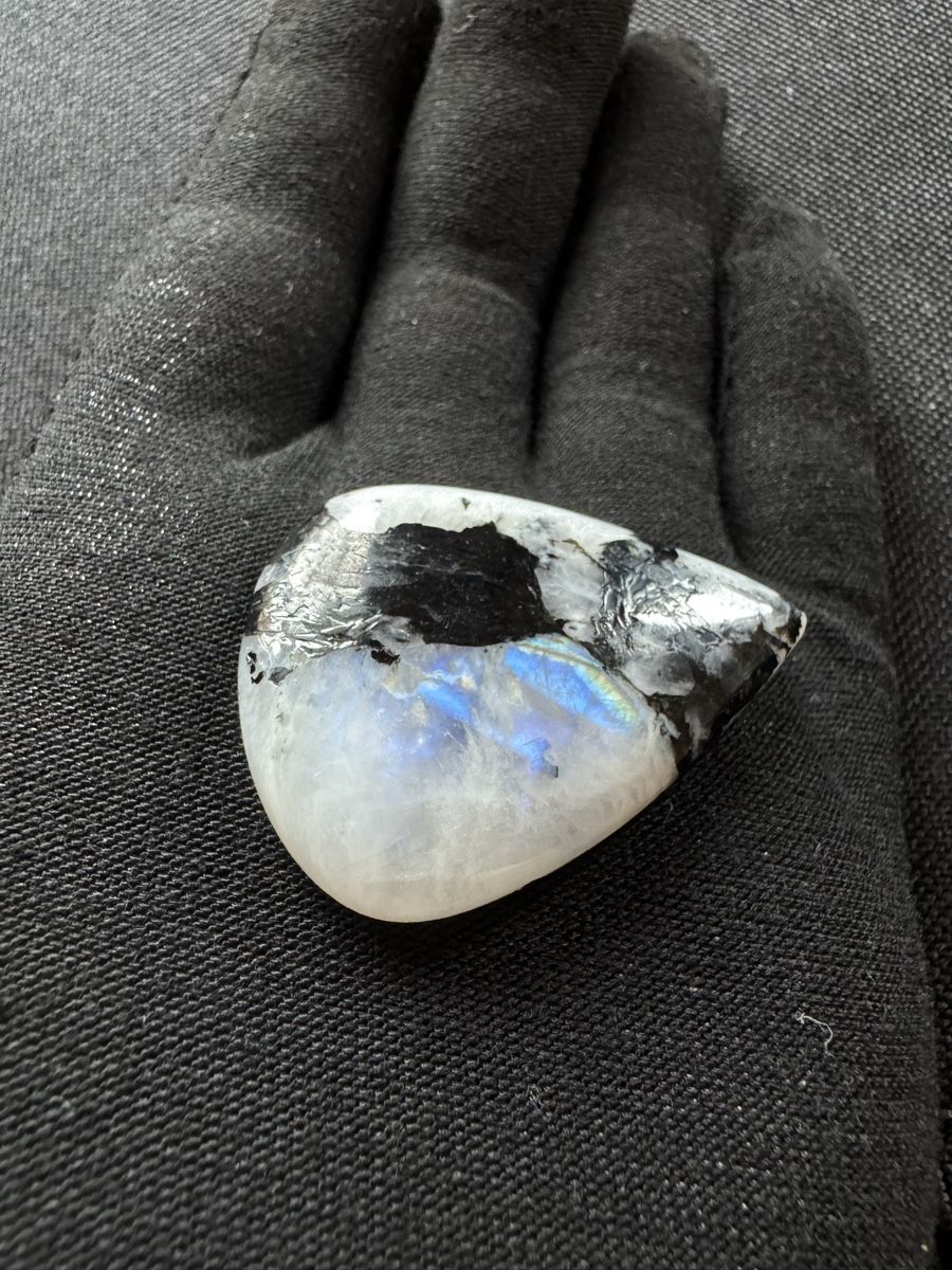 Pietre preziose: Mondstein mit Turmalin 80.60 ct – Nuovo e nell'imballaggio originale da Wängi venduto da Horus_Stone 1