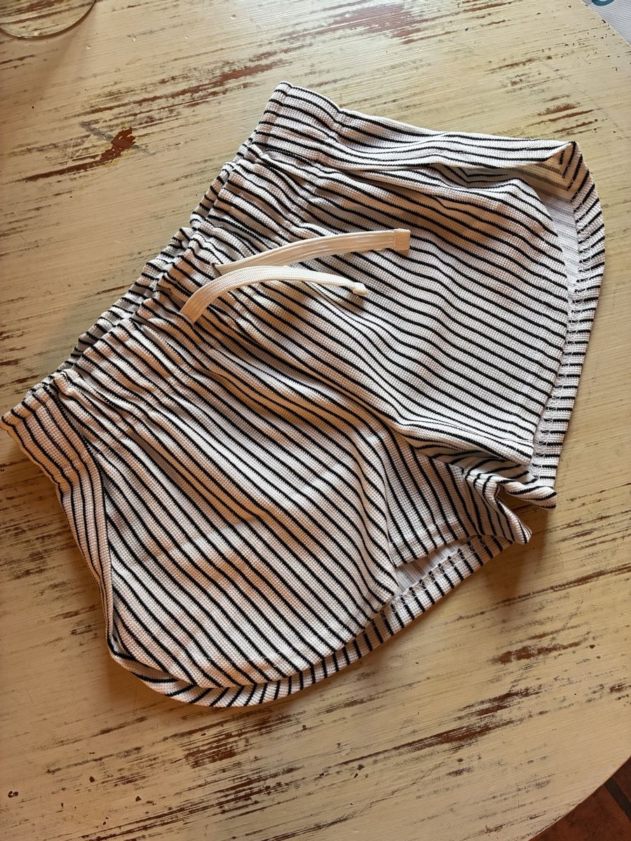 Pantaloni: Leichte Shorts Gr. 146/152, Neu – Nuovo (secondo la descrizione) da richterswil venduto da lunamarie001