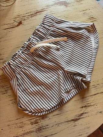 Leichte Shorts Gr. 134/140, Neu