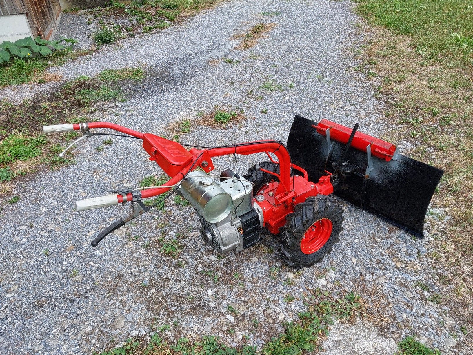 Aebi Schneeräumung: Aebi AM8 Schneepflug – Defekt aus Kerns von timberjack02