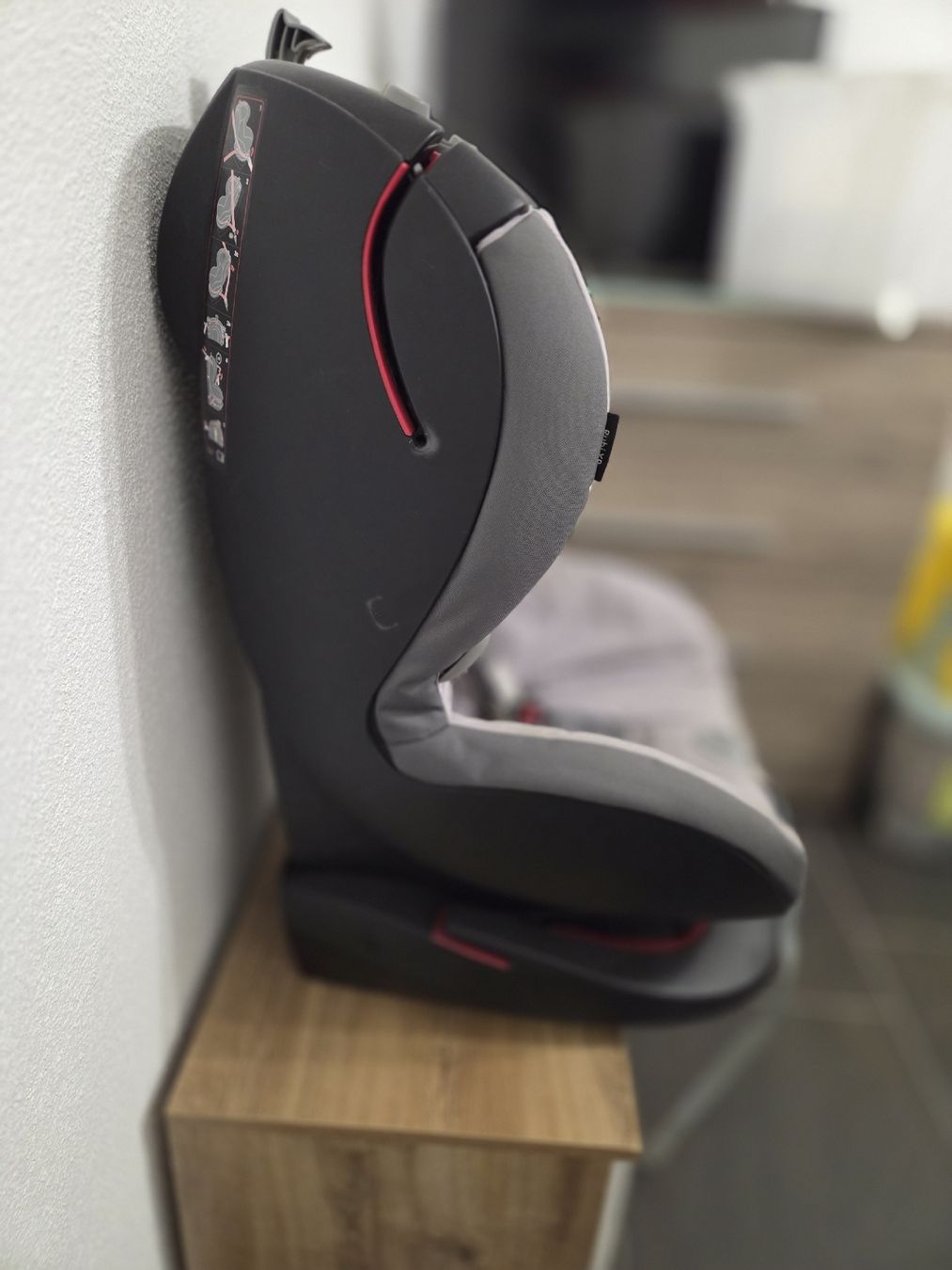 Maxi-Cosi Seggiolini per auto: Maxi Cosi  Autositz, 9-18kg, Grau, gebraucht – Usato da Trasadingen venduto da sar_66tj 1