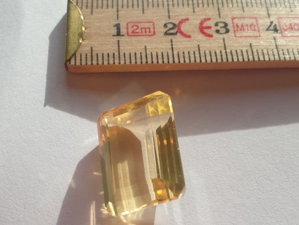 Pietre preziose: Quartz citrine jaune taillé - 20,8 ct – Nuovo (secondo la descrizione) da St-Cergue venduto da cal_wsm9 1